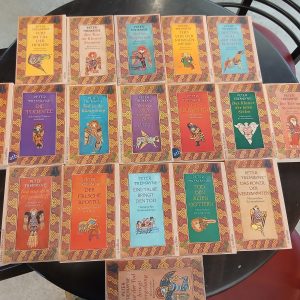 Großes Peter Tremayne Buchpaket (18 x TB)